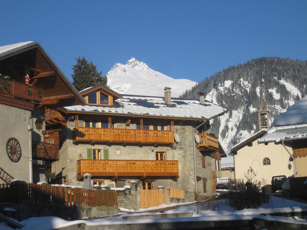 فيلا بور سان موريسفي Chalet Tarine المظهر الخارجي الصورة